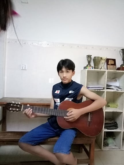2020_12_15_Em long play guitar